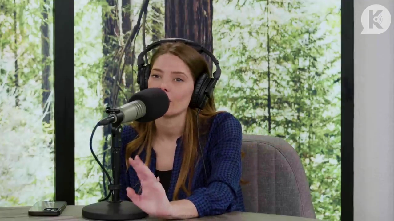 Ashley-Greene-dot-nl_TheTwilightEffectPostcast-Aflevering9NewMoonRewatchPart3of3-3971.jpg Ashley-Greene-dot-nl_TheTwilightEffectPostcast-Aflevering9NewMoonRewatchPart3of3-3971.jpg