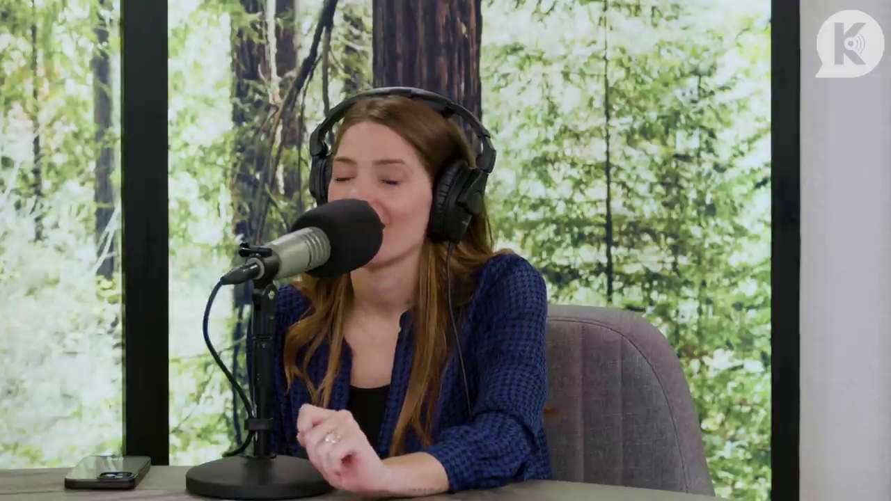 Ashley-Greene-dot-nl_TheTwilightEffectPostcast-Aflevering9NewMoonRewatchPart3of3-3976.jpg Ashley-Greene-dot-nl_TheTwilightEffectPostcast-Aflevering9NewMoonRewatchPart3of3-3976.jpg