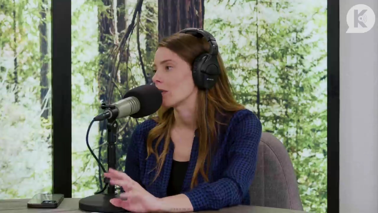 Ashley-Greene-dot-nl_TheTwilightEffectPostcast-Aflevering9NewMoonRewatchPart3of3-3989.jpg Ashley-Greene-dot-nl_TheTwilightEffectPostcast-Aflevering9NewMoonRewatchPart3of3-3989.jpg