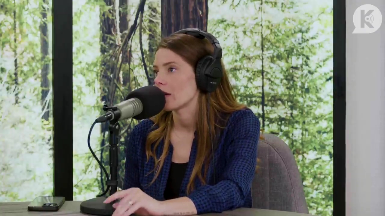 Ashley-Greene-dot-nl_TheTwilightEffectPostcast-Aflevering9NewMoonRewatchPart3of3-4007.jpg Ashley-Greene-dot-nl_TheTwilightEffectPostcast-Aflevering9NewMoonRewatchPart3of3-4007.jpg