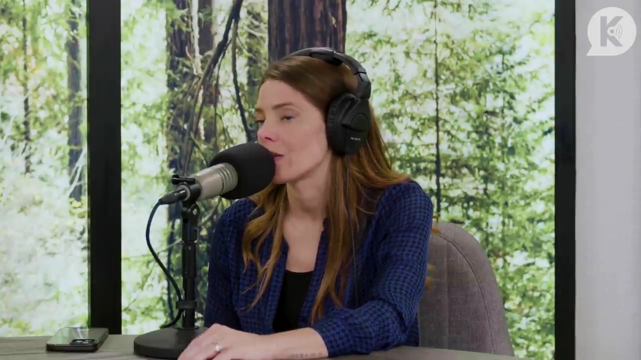 Ashley-Greene-dot-nl_TheTwilightEffectPostcast-Aflevering9NewMoonRewatchPart3of3-4008.jpg Ashley-Greene-dot-nl_TheTwilightEffectPostcast-Aflevering9NewMoonRewatchPart3of3-4008.jpg