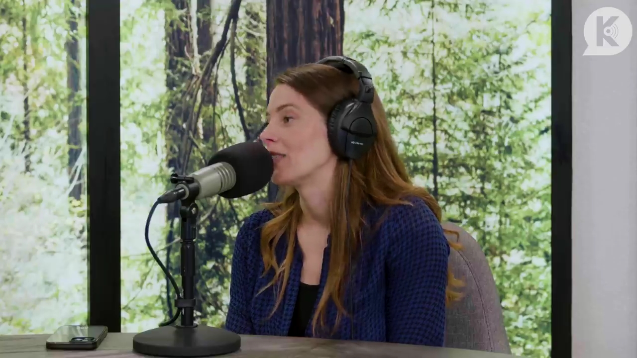 Ashley-Greene-dot-nl_TheTwilightEffectPostcast-Aflevering9NewMoonRewatchPart3of3-4072.jpg Ashley-Greene-dot-nl_TheTwilightEffectPostcast-Aflevering9NewMoonRewatchPart3of3-4072.jpg