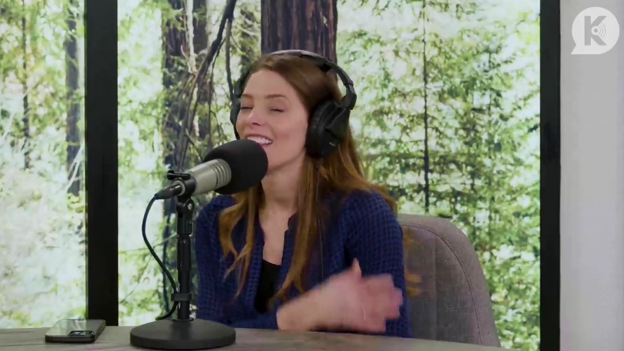 Ashley-Greene-dot-nl_TheTwilightEffectPostcast-Aflevering9NewMoonRewatchPart3of3-4078.jpg Ashley-Greene-dot-nl_TheTwilightEffectPostcast-Aflevering9NewMoonRewatchPart3of3-4078.jpg