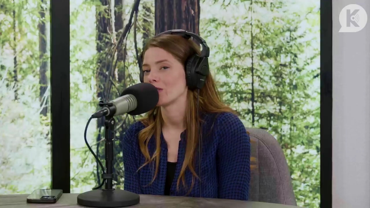 Ashley-Greene-dot-nl_TheTwilightEffectPostcast-Aflevering9NewMoonRewatchPart3of3-4087.jpg Ashley-Greene-dot-nl_TheTwilightEffectPostcast-Aflevering9NewMoonRewatchPart3of3-4087.jpg