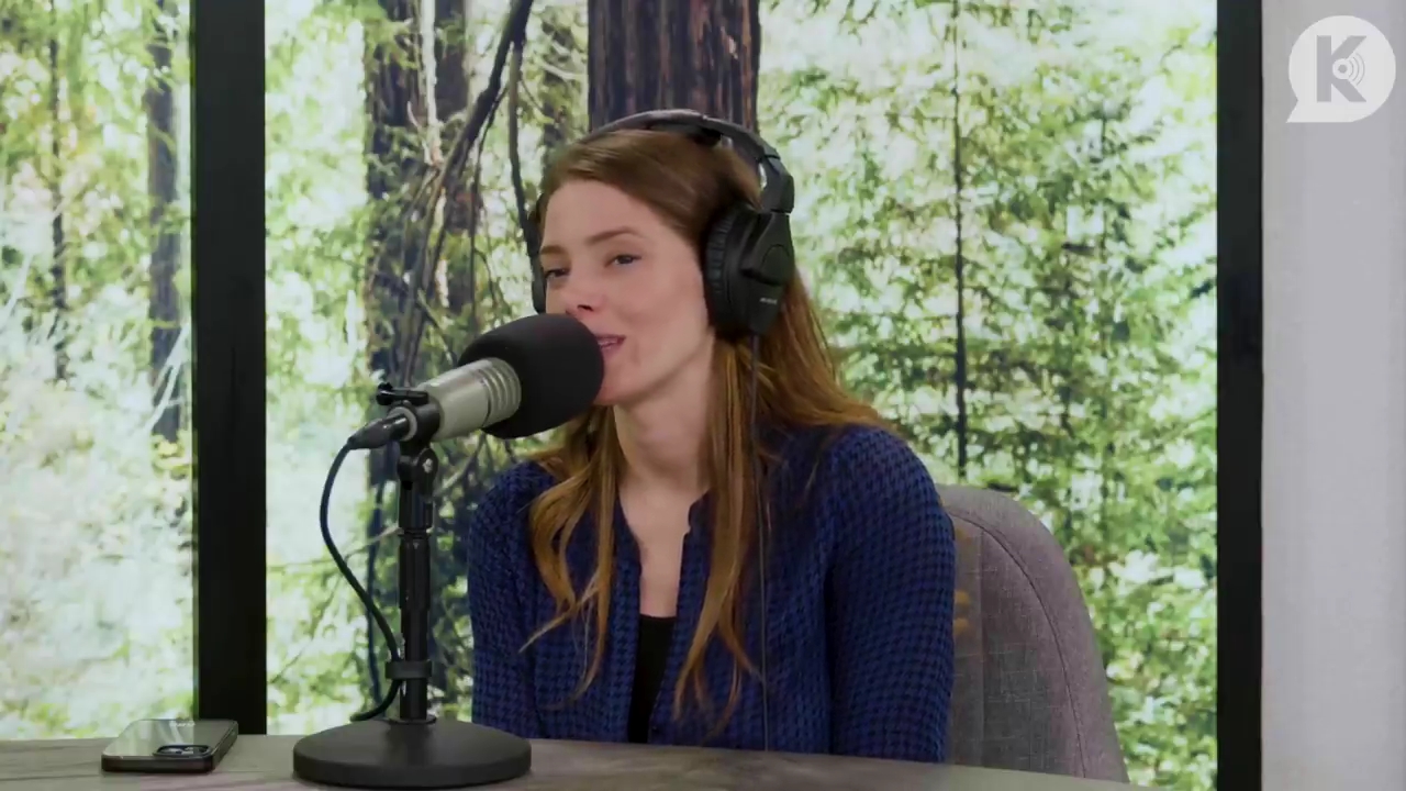 Ashley-Greene-dot-nl_TheTwilightEffectPostcast-Aflevering9NewMoonRewatchPart3of3-4088.jpg Ashley-Greene-dot-nl_TheTwilightEffectPostcast-Aflevering9NewMoonRewatchPart3of3-4088.jpg