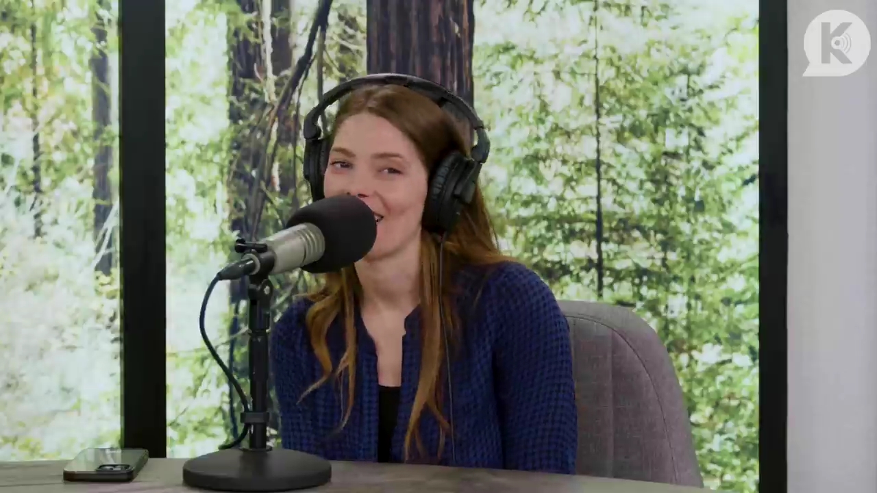 Ashley-Greene-dot-nl_TheTwilightEffectPostcast-Aflevering9NewMoonRewatchPart3of3-4093.jpg Ashley-Greene-dot-nl_TheTwilightEffectPostcast-Aflevering9NewMoonRewatchPart3of3-4093.jpg