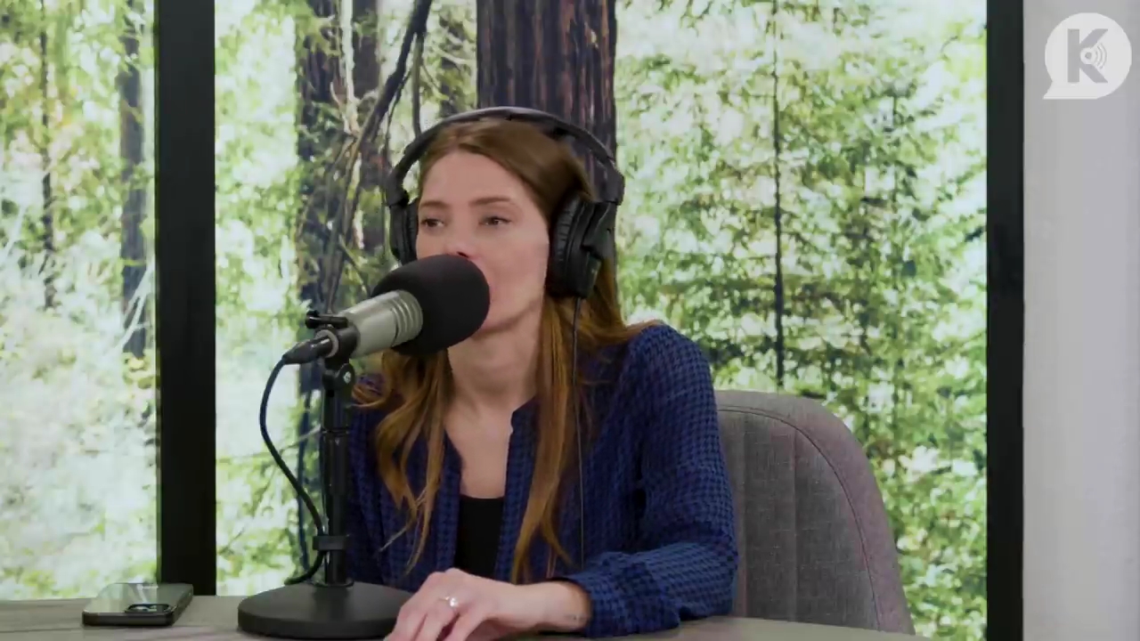 Ashley-Greene-dot-nl_TheTwilightEffectPostcast-Aflevering9NewMoonRewatchPart3of3-4127.jpg Ashley-Greene-dot-nl_TheTwilightEffectPostcast-Aflevering9NewMoonRewatchPart3of3-4127.jpg