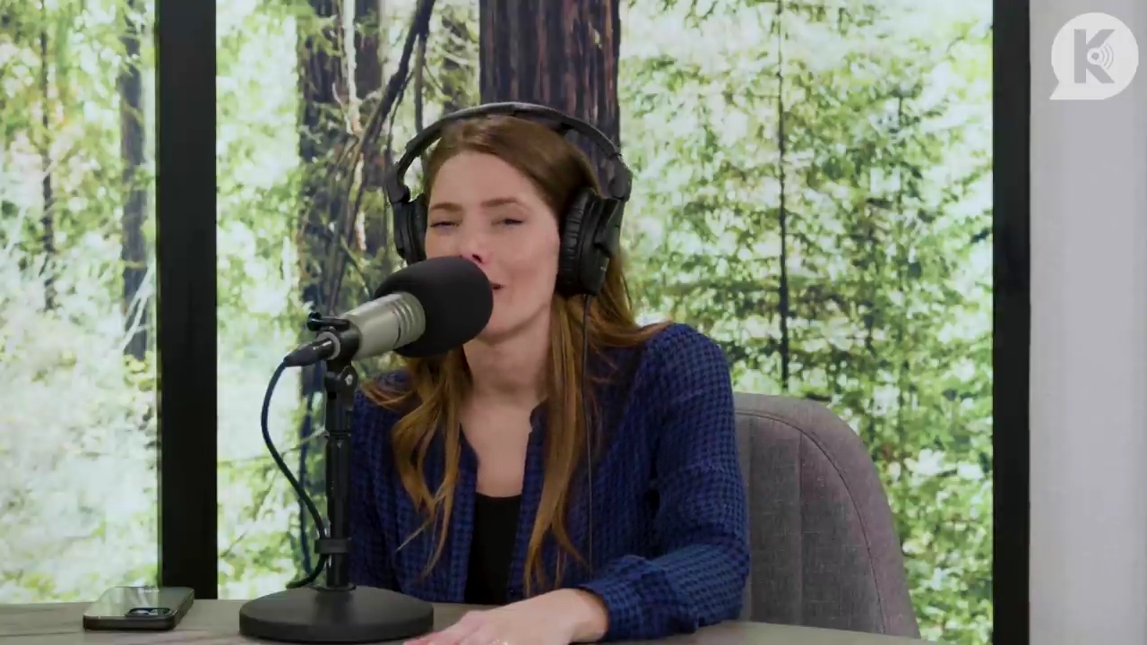 Ashley-Greene-dot-nl_TheTwilightEffectPostcast-Aflevering9NewMoonRewatchPart3of3-4133.jpg Ashley-Greene-dot-nl_TheTwilightEffectPostcast-Aflevering9NewMoonRewatchPart3of3-4133.jpg