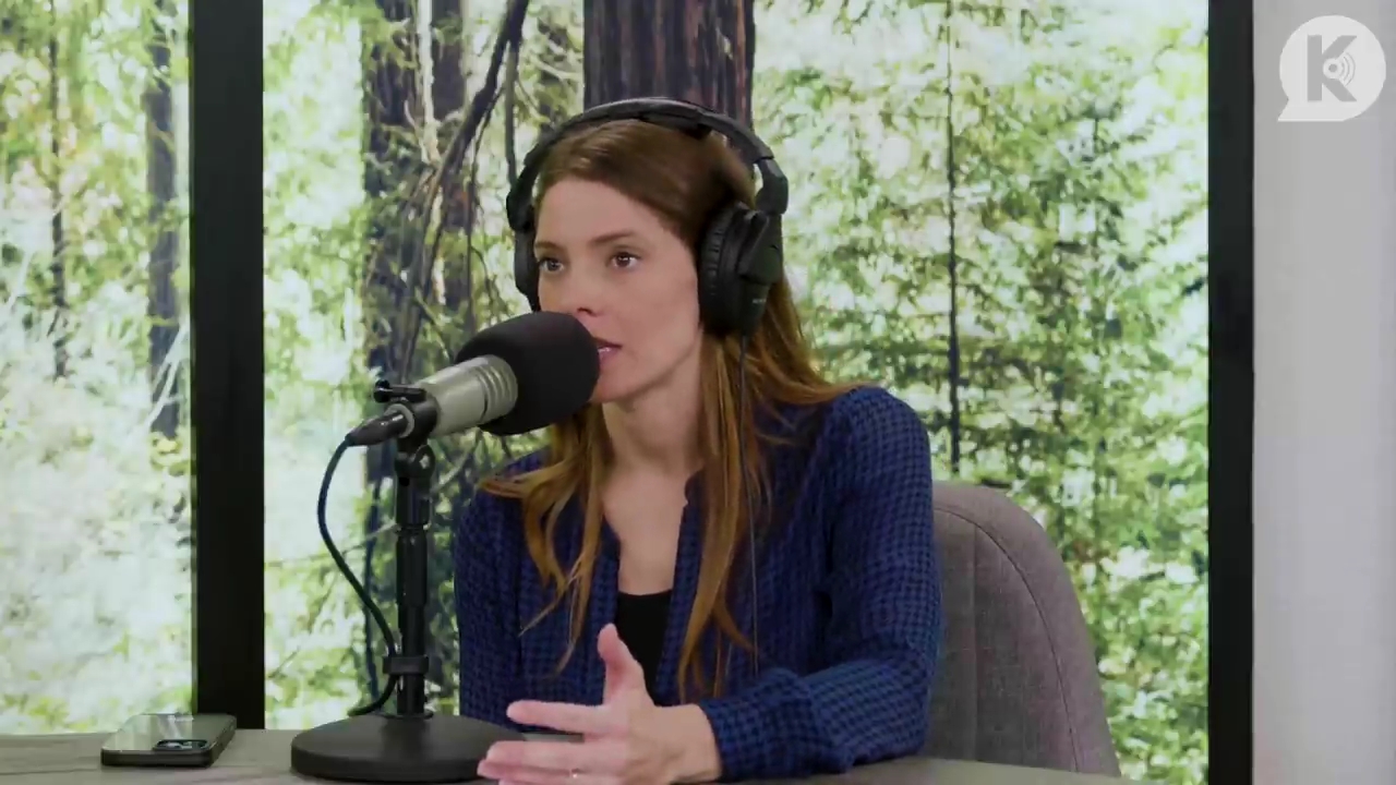 Ashley-Greene-dot-nl_TheTwilightEffectPostcast-Aflevering9NewMoonRewatchPart3of3-4152.jpg Ashley-Greene-dot-nl_TheTwilightEffectPostcast-Aflevering9NewMoonRewatchPart3of3-4152.jpg