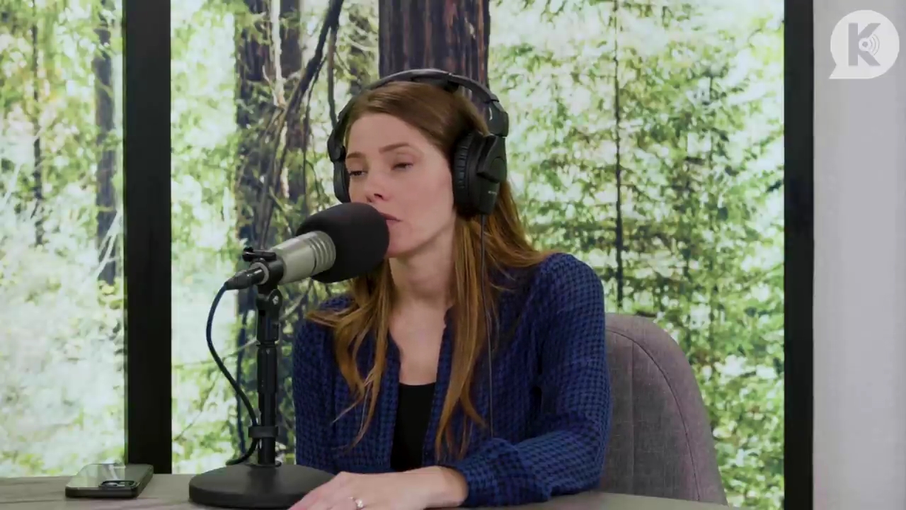 Ashley-Greene-dot-nl_TheTwilightEffectPostcast-Aflevering9NewMoonRewatchPart3of3-4159.jpg Ashley-Greene-dot-nl_TheTwilightEffectPostcast-Aflevering9NewMoonRewatchPart3of3-4159.jpg