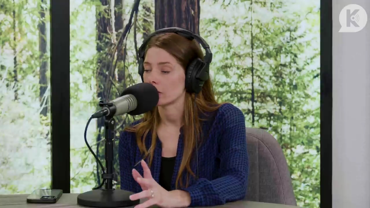 Ashley-Greene-dot-nl_TheTwilightEffectPostcast-Aflevering9NewMoonRewatchPart3of3-4161.jpg Ashley-Greene-dot-nl_TheTwilightEffectPostcast-Aflevering9NewMoonRewatchPart3of3-4161.jpg