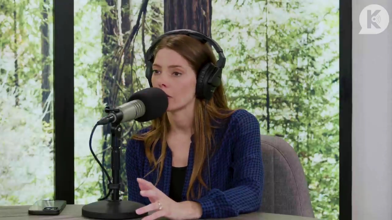 Ashley-Greene-dot-nl_TheTwilightEffectPostcast-Aflevering9NewMoonRewatchPart3of3-4162.jpg Ashley-Greene-dot-nl_TheTwilightEffectPostcast-Aflevering9NewMoonRewatchPart3of3-4162.jpg