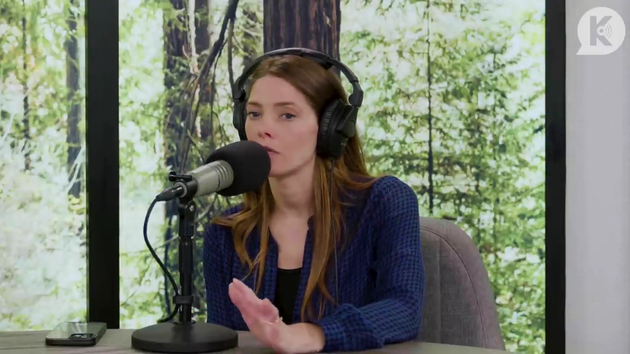 Ashley-Greene-dot-nl_TheTwilightEffectPostcast-Aflevering9NewMoonRewatchPart3of3-4163.jpg Ashley-Greene-dot-nl_TheTwilightEffectPostcast-Aflevering9NewMoonRewatchPart3of3-4163.jpg