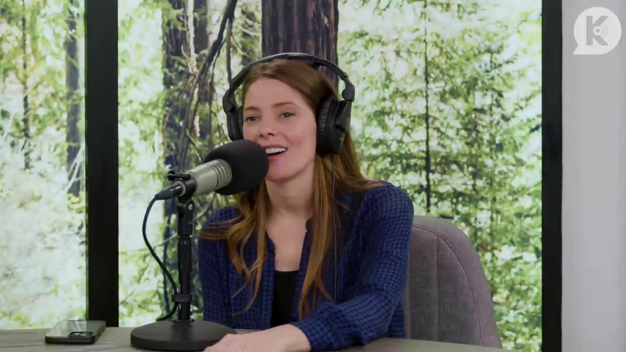 Ashley-Greene-dot-nl_TheTwilightEffectPostcast-Aflevering9NewMoonRewatchPart3of3-4223.jpg Ashley-Greene-dot-nl_TheTwilightEffectPostcast-Aflevering9NewMoonRewatchPart3of3-4223.jpg