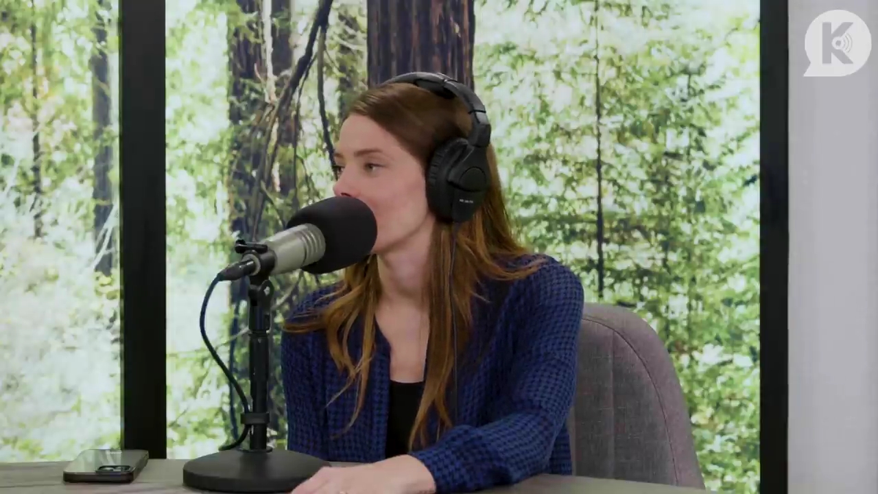 Ashley-Greene-dot-nl_TheTwilightEffectPostcast-Aflevering9NewMoonRewatchPart3of3-4227.jpg Ashley-Greene-dot-nl_TheTwilightEffectPostcast-Aflevering9NewMoonRewatchPart3of3-4227.jpg