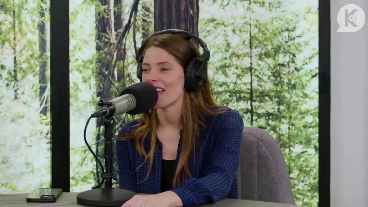 Ashley-Greene-dot-nl_TheTwilightEffectPostcast-Aflevering9NewMoonRewatchPart3of3-4241.jpg Ashley-Greene-dot-nl_TheTwilightEffectPostcast-Aflevering9NewMoonRewatchPart3of3-4241.jpg