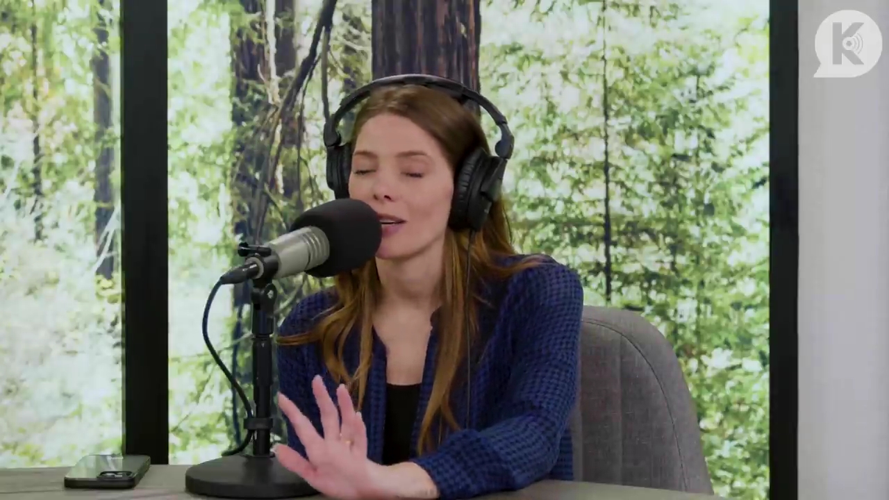 Ashley-Greene-dot-nl_TheTwilightEffectPostcast-Aflevering9NewMoonRewatchPart3of3-4260.jpg Ashley-Greene-dot-nl_TheTwilightEffectPostcast-Aflevering9NewMoonRewatchPart3of3-4260.jpg