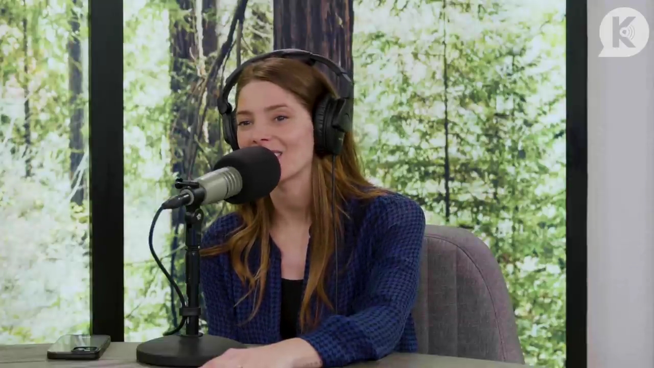 Ashley-Greene-dot-nl_TheTwilightEffectPostcast-Aflevering9NewMoonRewatchPart3of3-4266.jpg Ashley-Greene-dot-nl_TheTwilightEffectPostcast-Aflevering9NewMoonRewatchPart3of3-4266.jpg