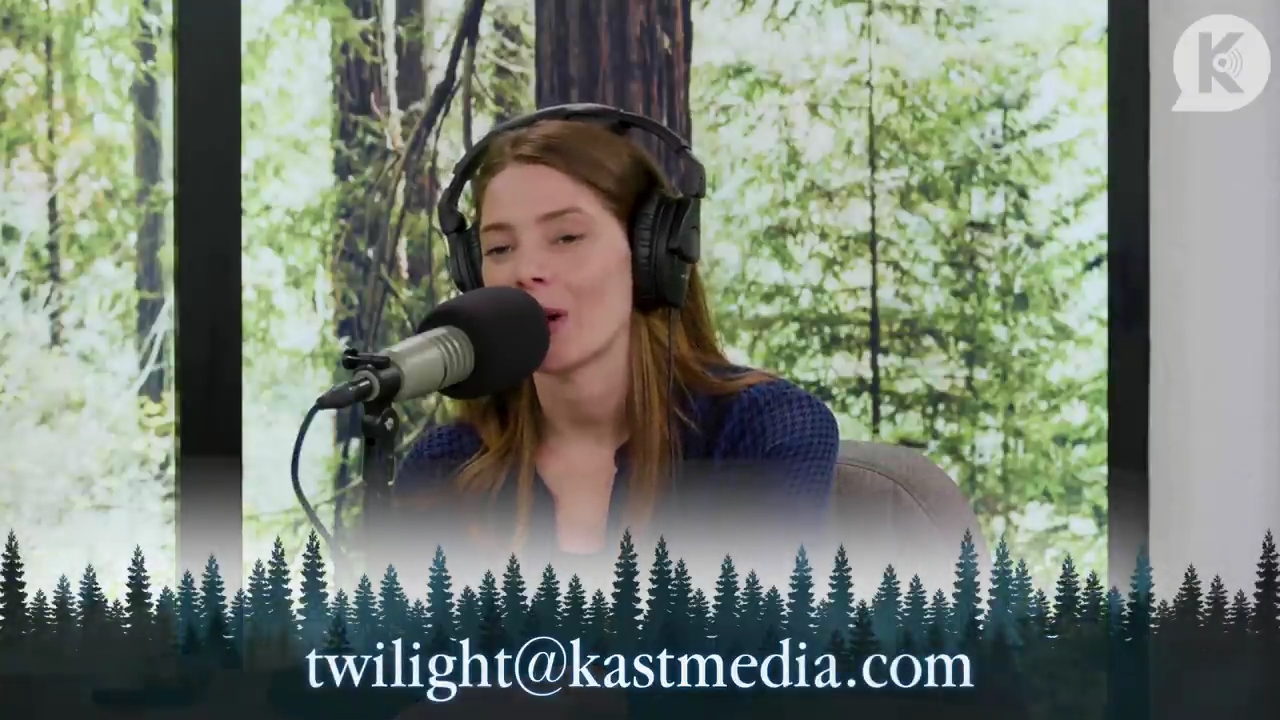 Ashley-Greene-dot-nl_TheTwilightEffectPostcast-Aflevering9NewMoonRewatchPart3of3-4275.jpg