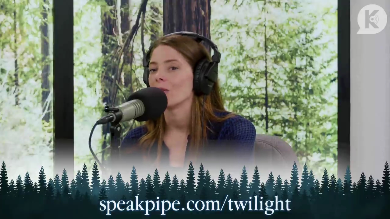 Ashley-Greene-dot-nl_TheTwilightEffectPostcast-Aflevering9NewMoonRewatchPart3of3-4281.jpg Ashley-Greene-dot-nl_TheTwilightEffectPostcast-Aflevering9NewMoonRewatchPart3of3-4281.jpg