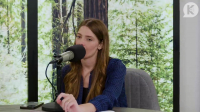 Ashley-Greene-dot-nl_TheTwilightEffectPostcast-Aflevering9NewMoonRewatchPart3of3-2155.jpg