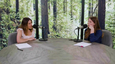 Ashley-Greene-dot-nl_TheTwilightEffectPostcast-Aflevering9NewMoonRewatchPart3of3-2208.jpg