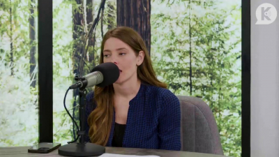 Ashley-Greene-dot-nl_TheTwilightEffectPostcast-Aflevering9NewMoonRewatchPart3of3-2221.jpg