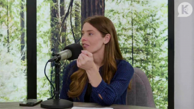 Ashley-Greene-dot-nl_TheTwilightEffectPostcast-Aflevering9NewMoonRewatchPart3of3-2583.jpg