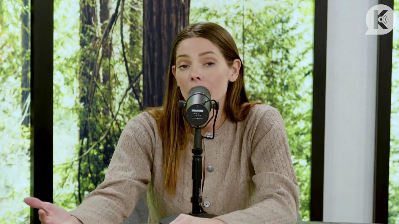 Ashley-Greene-dot-nl_TheTwilightEffect-TwiliightRewatchtPart3of3-0180.jpg