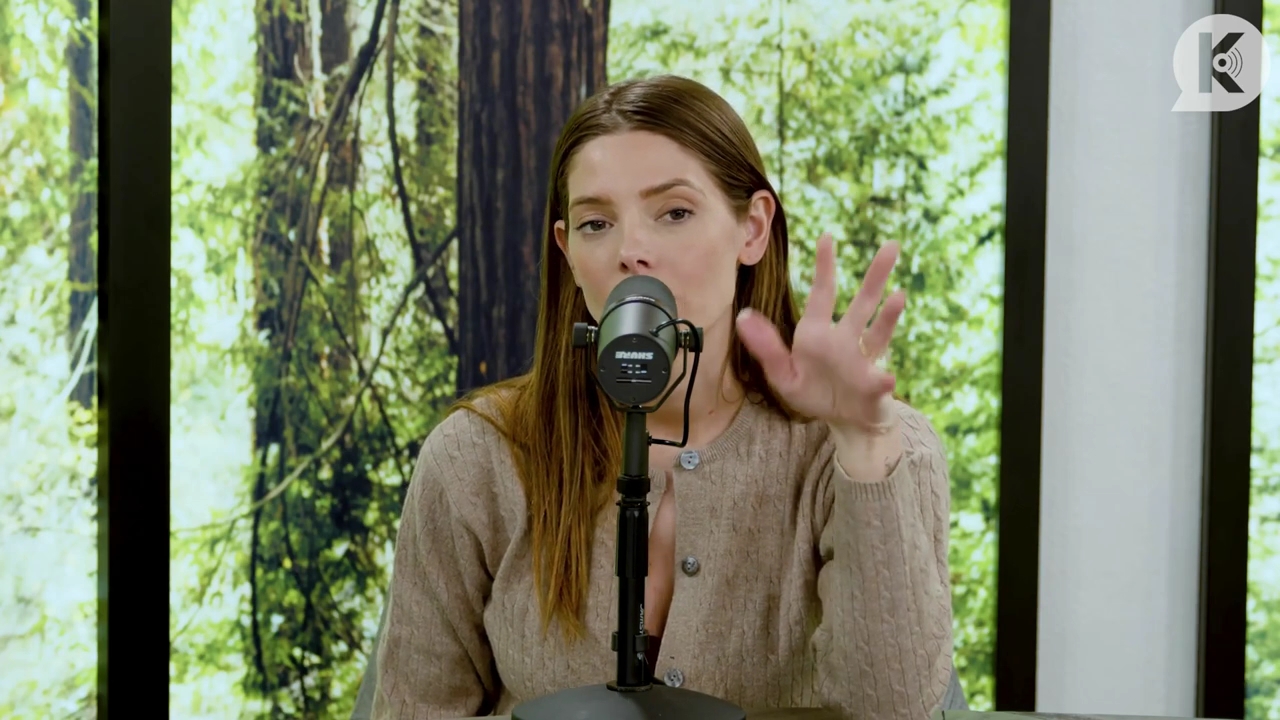 Ashley-Greene-dot-nl_TheTwilightEffect-TwiliightRewatchtPart3of3-0256.jpg