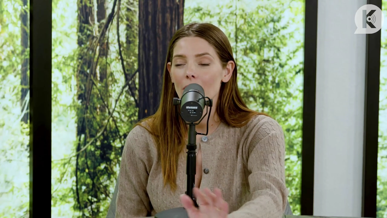 Ashley-Greene-dot-nl_TheTwilightEffect-TwiliightRewatchtPart3of3-0283.jpg