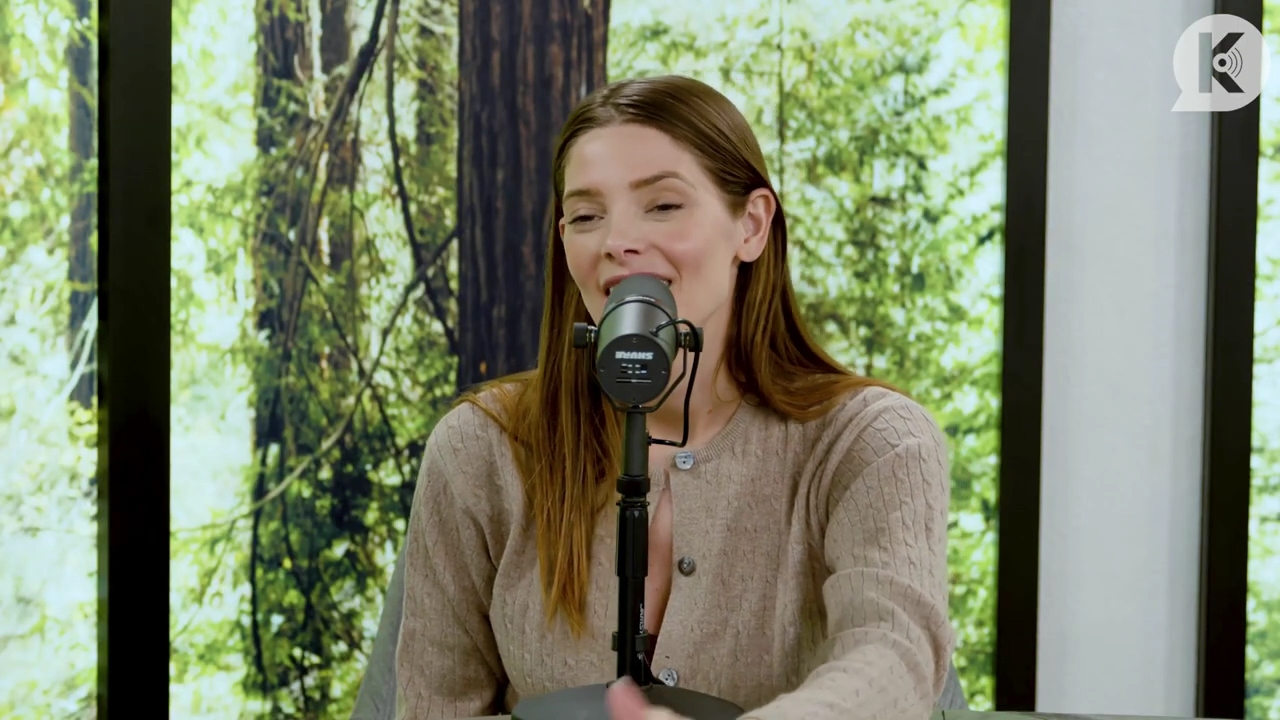 Ashley-Greene-dot-nl_TheTwilightEffect-TwiliightRewatchtPart3of3-0292.jpg