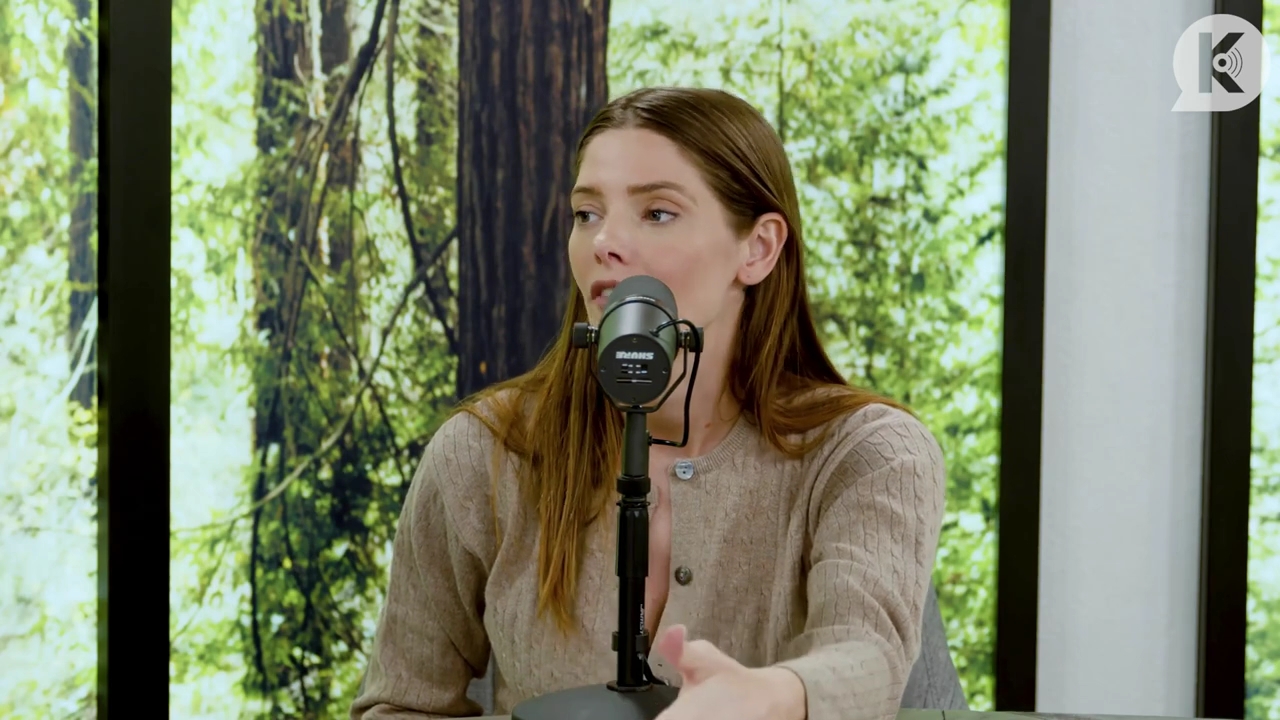 Ashley-Greene-dot-nl_TheTwilightEffect-TwiliightRewatchtPart3of3-0316.jpg