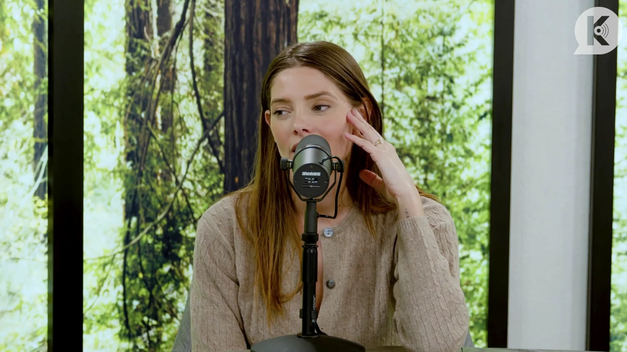 Ashley-Greene-dot-nl_TheTwilightEffect-TwiliightRewatchtPart3of3-0636.jpg
