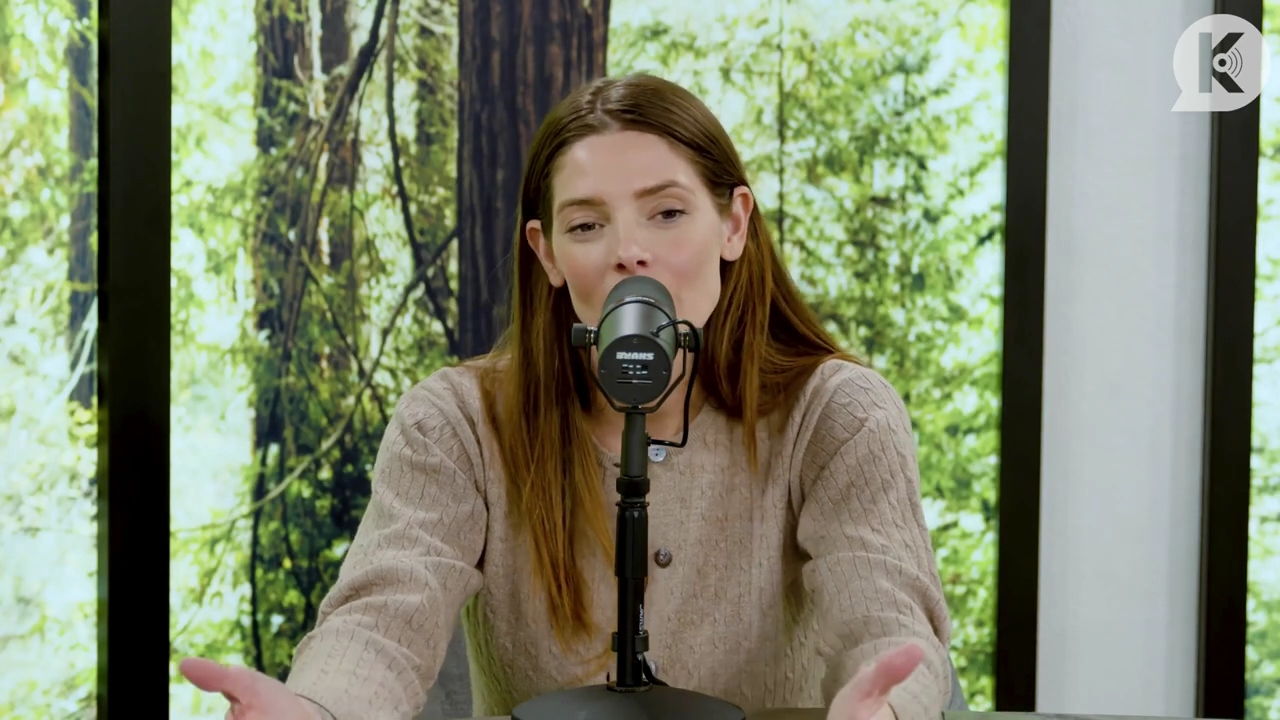 Ashley-Greene-dot-nl_TheTwilightEffect-TwiliightRewatchtPart3of3-1046.jpg