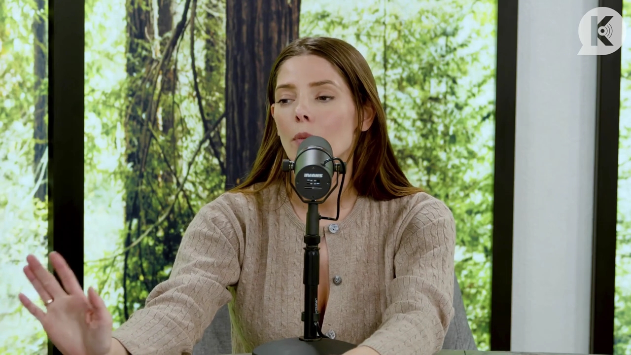 Ashley-Greene-dot-nl_TheTwilightEffect-TwiliightRewatchtPart3of3-1451.jpg