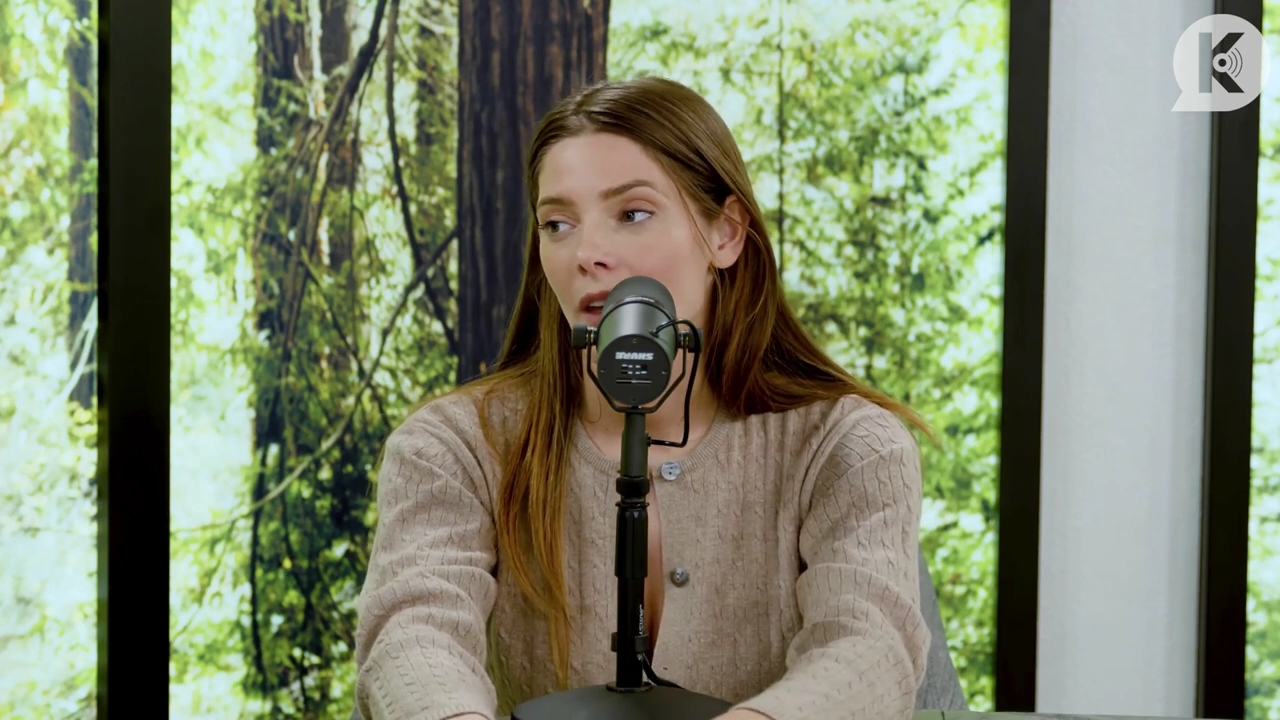 Ashley-Greene-dot-nl_TheTwilightEffect-TwiliightRewatchtPart3of3-1915.jpg