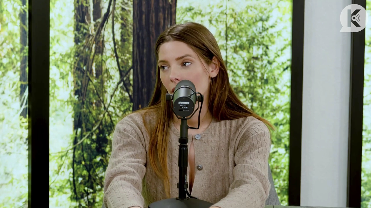 Ashley-Greene-dot-nl_TheTwilightEffect-TwiliightRewatchtPart3of3-1927.jpg Ashley-Greene-dot-nl_TheTwilightEffect-TwiliightRewatchtPart3of3-1927.jpg