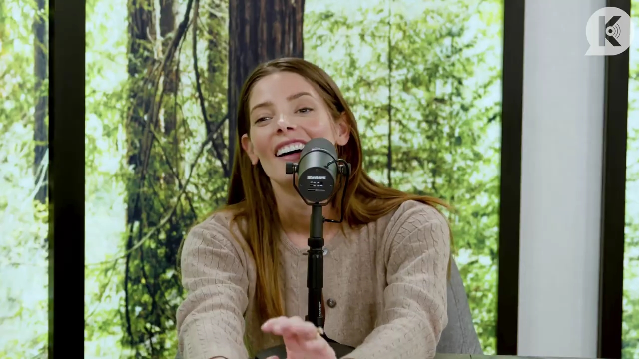 Ashley-Greene-dot-nl_TheTwilightEffect-TwiliightRewatchtPart3of3-2043.jpg