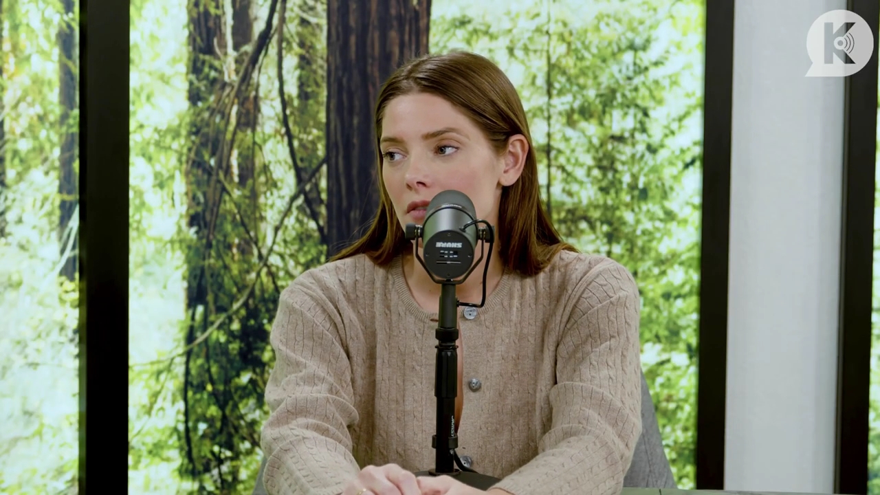Ashley-Greene-dot-nl_TheTwilightEffect-TwiliightRewatchtPart3of3-2463.jpg