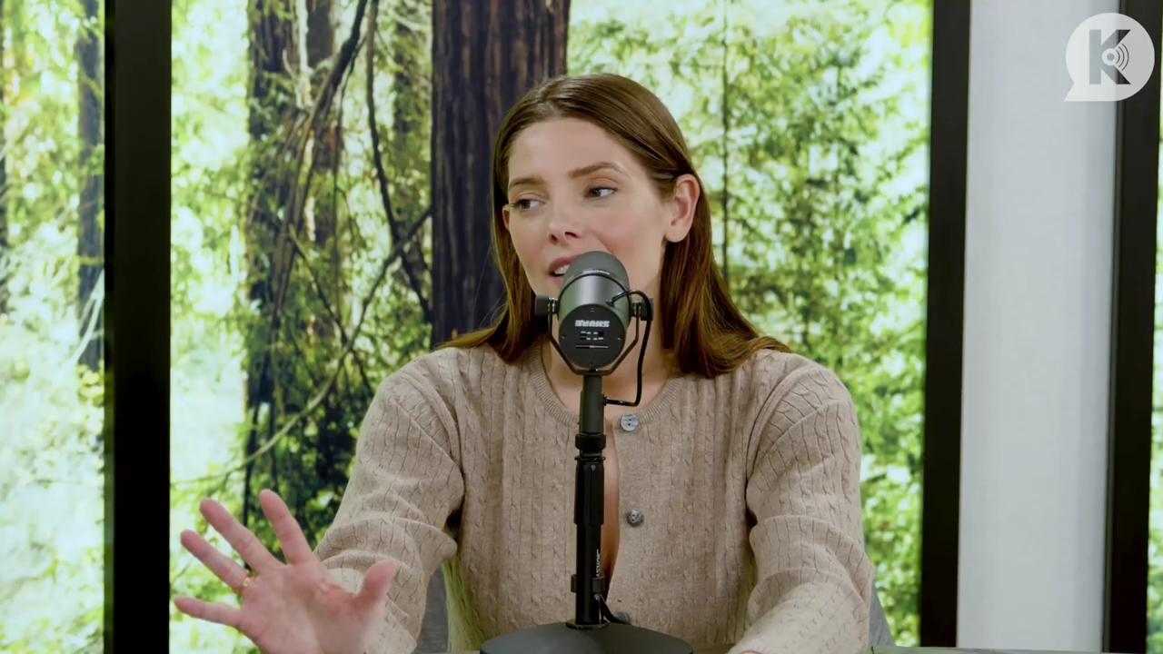 Ashley-Greene-dot-nl_TheTwilightEffect-TwiliightRewatchtPart3of3-2558.jpg