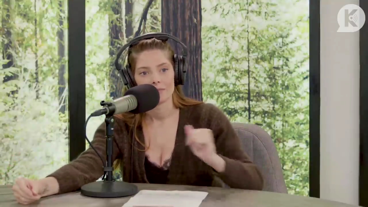 Ashley-Greene-dot-nl_TheTwilightEffect-Aflevering6CatherineHardwicke2522.jpg Ashley-Greene-dot-nl_TheTwilightEffect-Aflevering6CatherineHardwicke2522.jpg