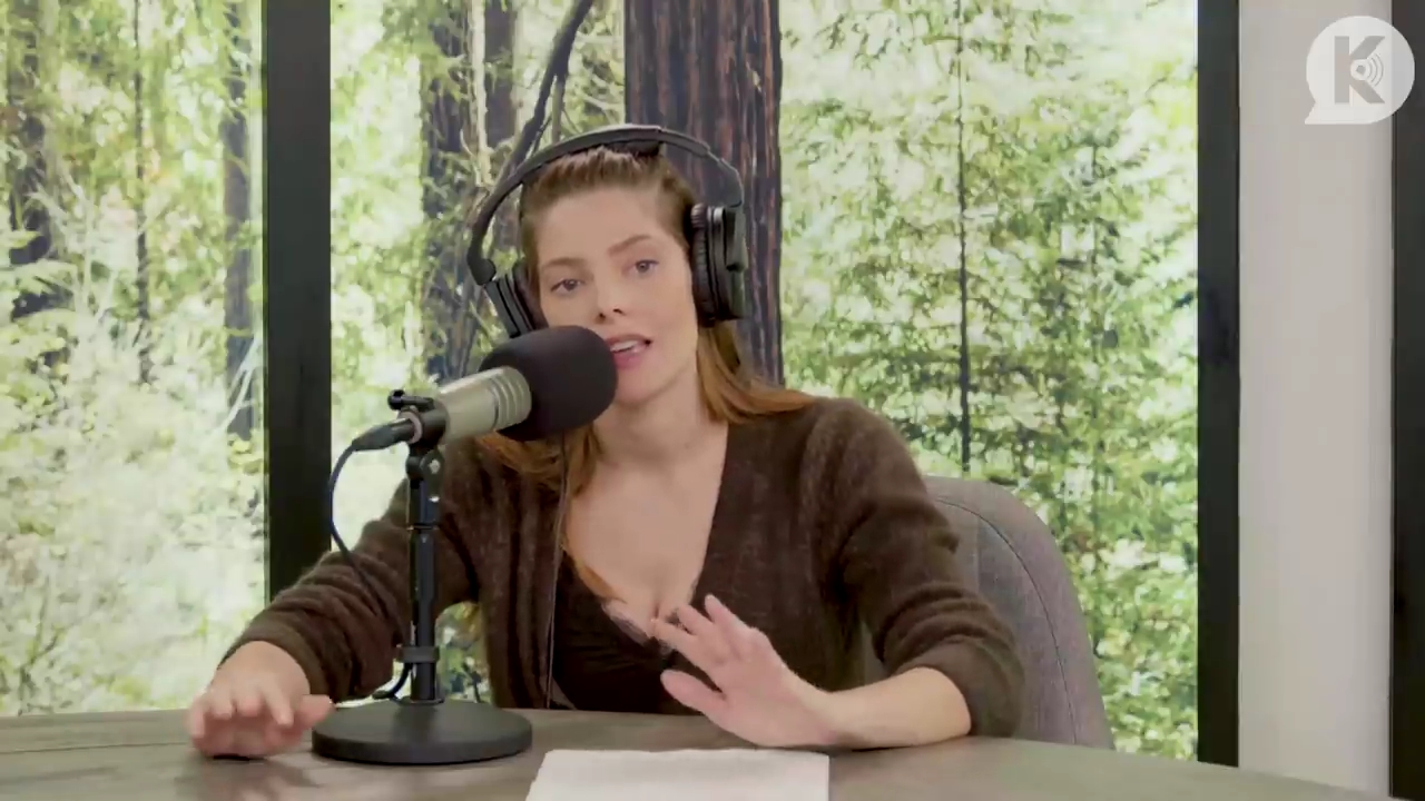 Ashley-Greene-dot-nl_TheTwilightEffect-Aflevering6CatherineHardwicke3101.jpg Ashley-Greene-dot-nl_TheTwilightEffect-Aflevering6CatherineHardwicke3101.jpg