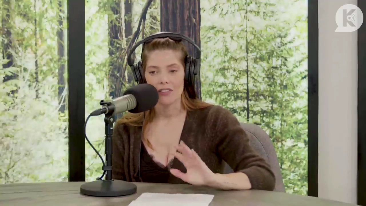 Ashley-Greene-dot-nl_TheTwilightEffect-Aflevering6CatherineHardwicke3430.jpg Ashley-Greene-dot-nl_TheTwilightEffect-Aflevering6CatherineHardwicke3430.jpg