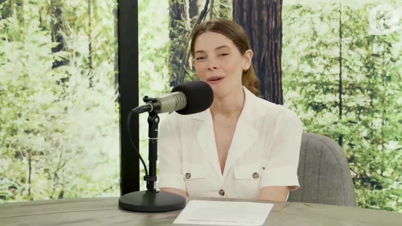 Ashley-Greene-dot-nl_TheTwilightEffect-Aflevering7NewMoonRewatchPart1of3-0017.jpg