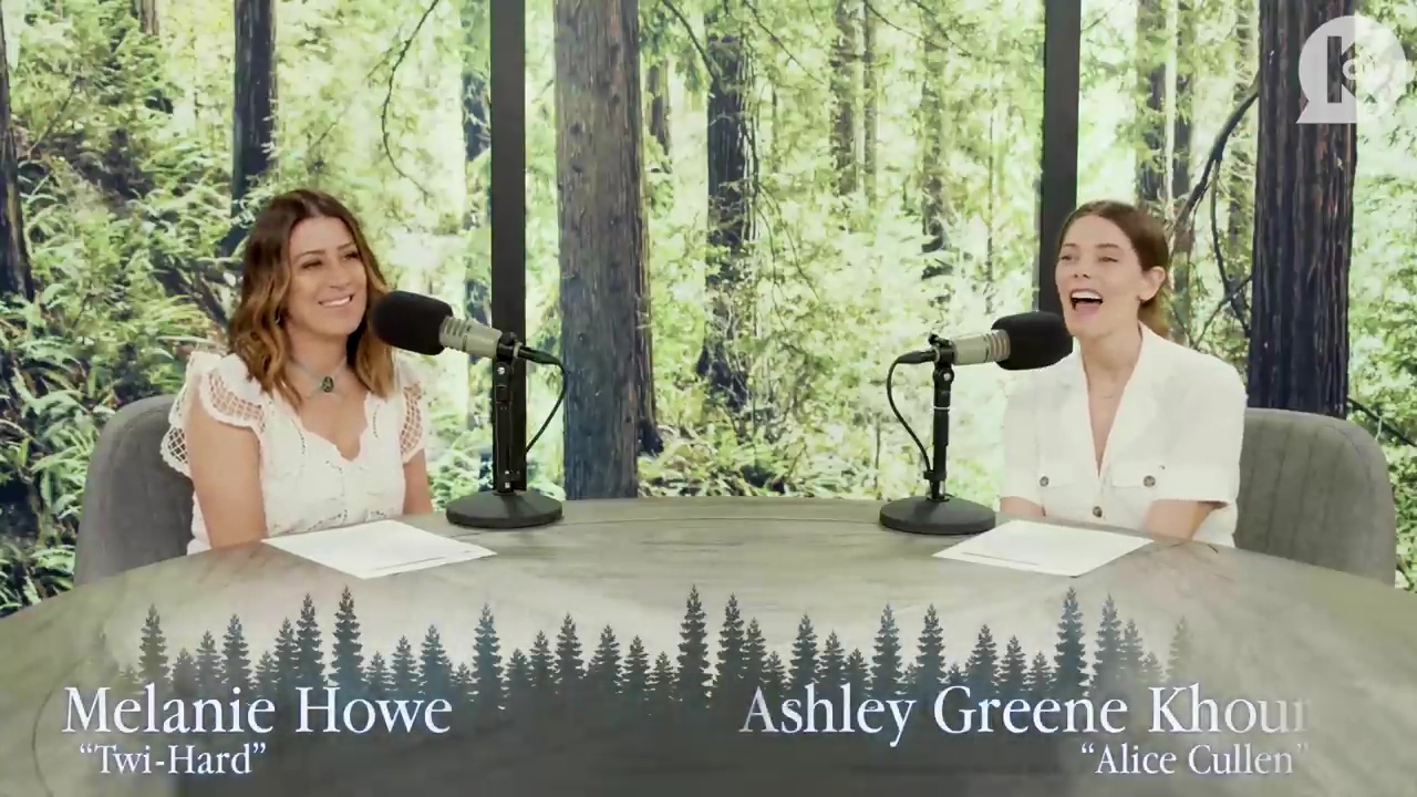 Ashley-Greene-dot-nl_TheTwilightEffect-Aflevering7NewMoonRewatchPart1of3-0021.jpg