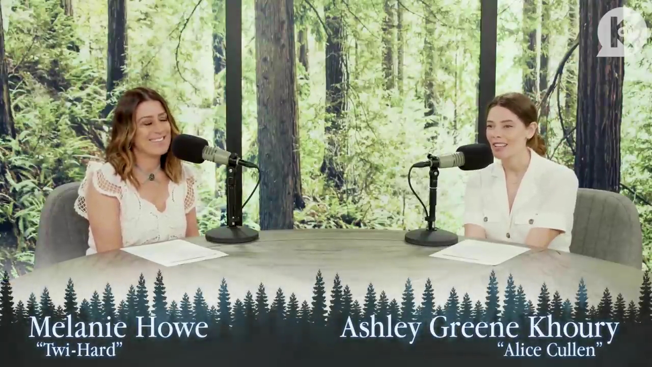 Ashley-Greene-dot-nl_TheTwilightEffect-Aflevering7NewMoonRewatchPart1of3-0022.jpg