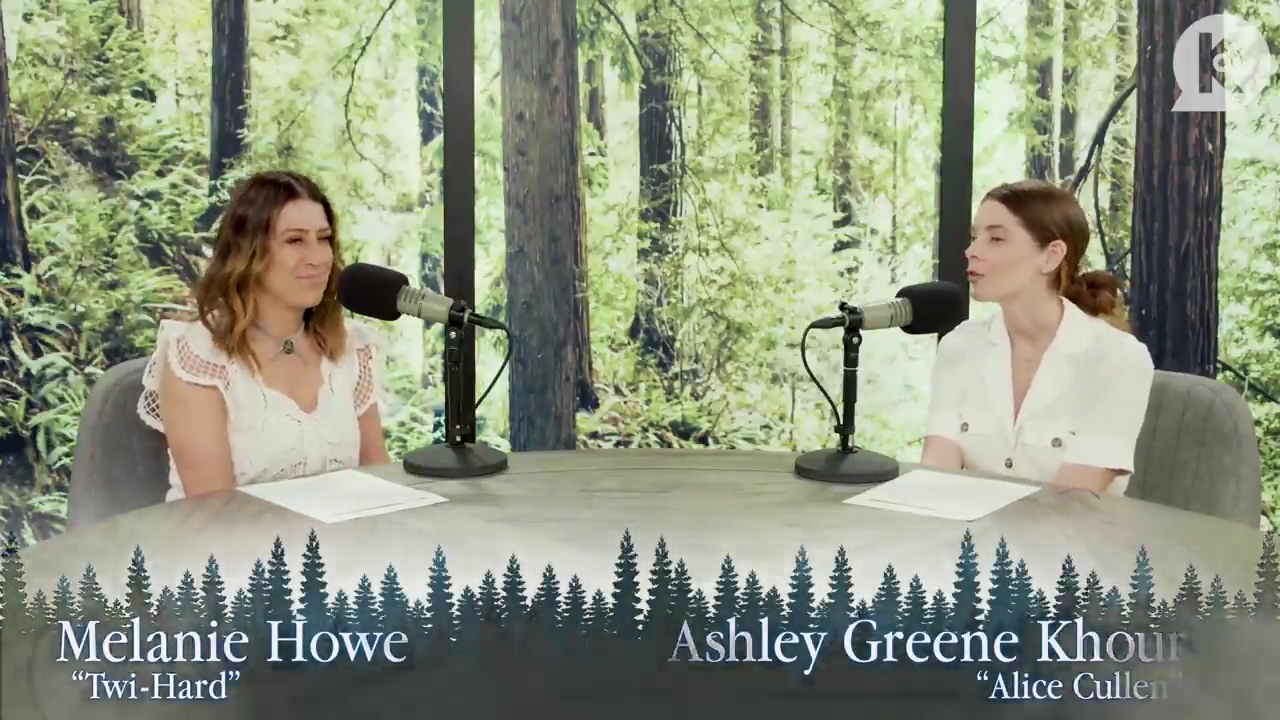 Ashley-Greene-dot-nl_TheTwilightEffect-Aflevering7NewMoonRewatchPart1of3-0026.jpg