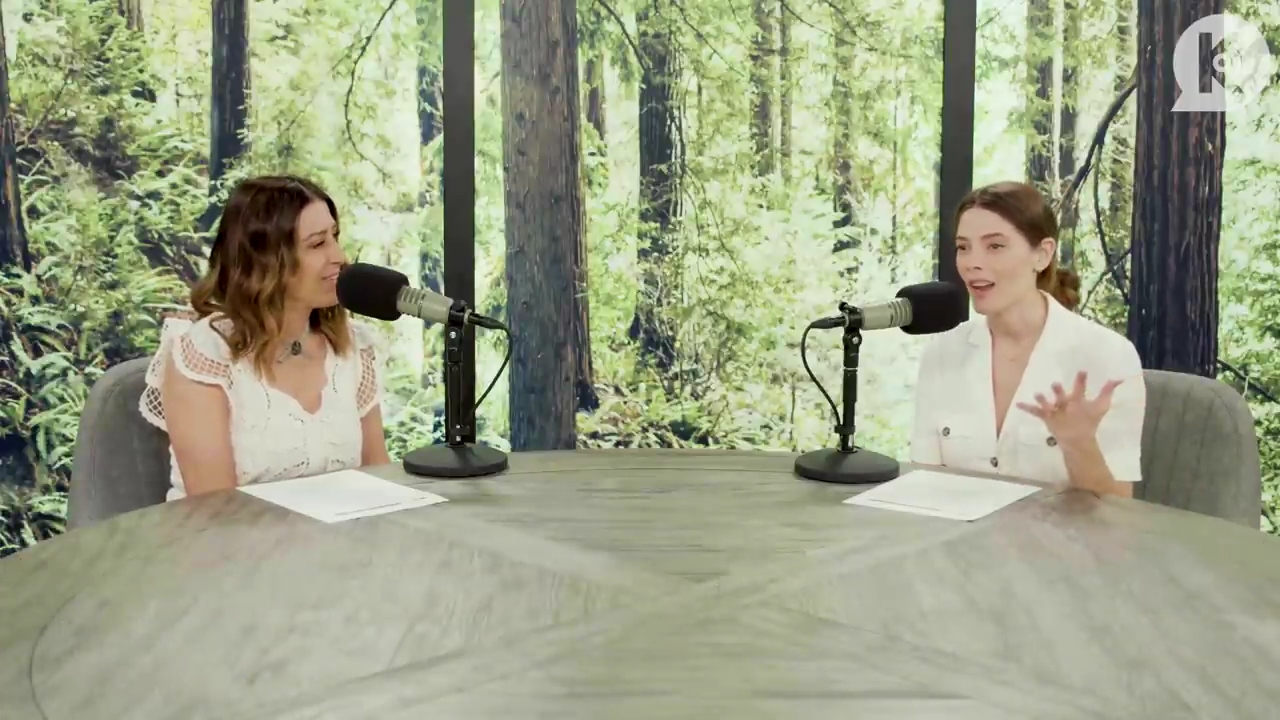 Ashley-Greene-dot-nl_TheTwilightEffect-Aflevering7NewMoonRewatchPart1of3-0030.jpg