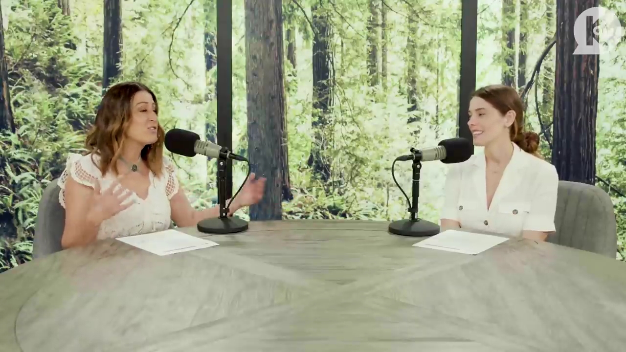 Ashley-Greene-dot-nl_TheTwilightEffect-Aflevering7NewMoonRewatchPart1of3-0049.jpg